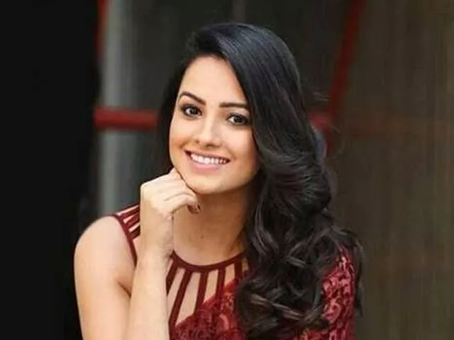 Hot Hindi Television Actress Anita Hassanandani Reddy Big Boobs