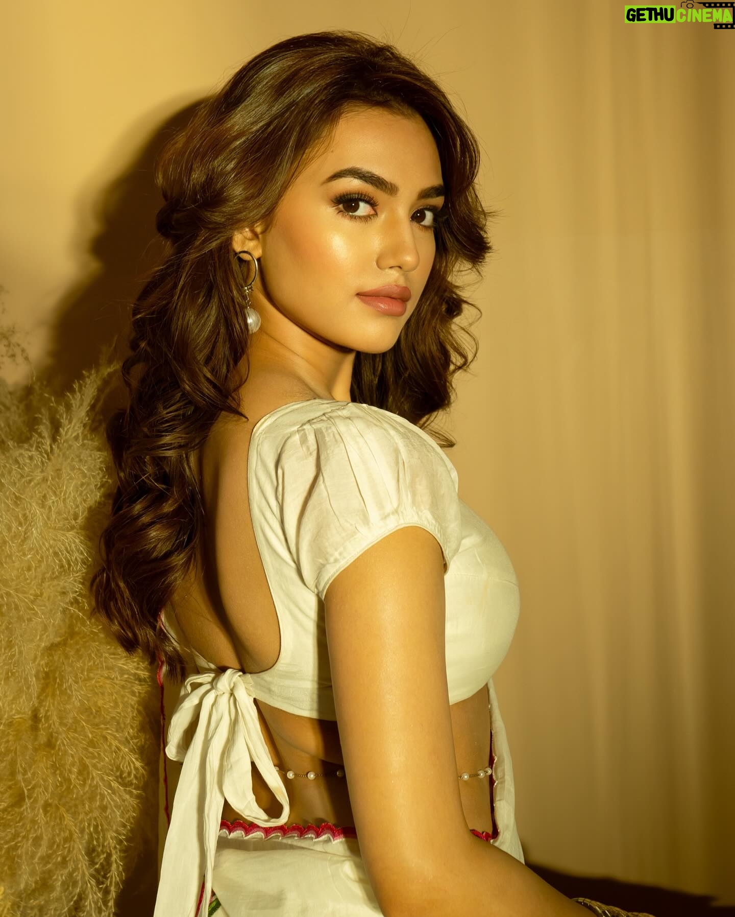 Vidhi Yadav Hot Photos Raised the Heat