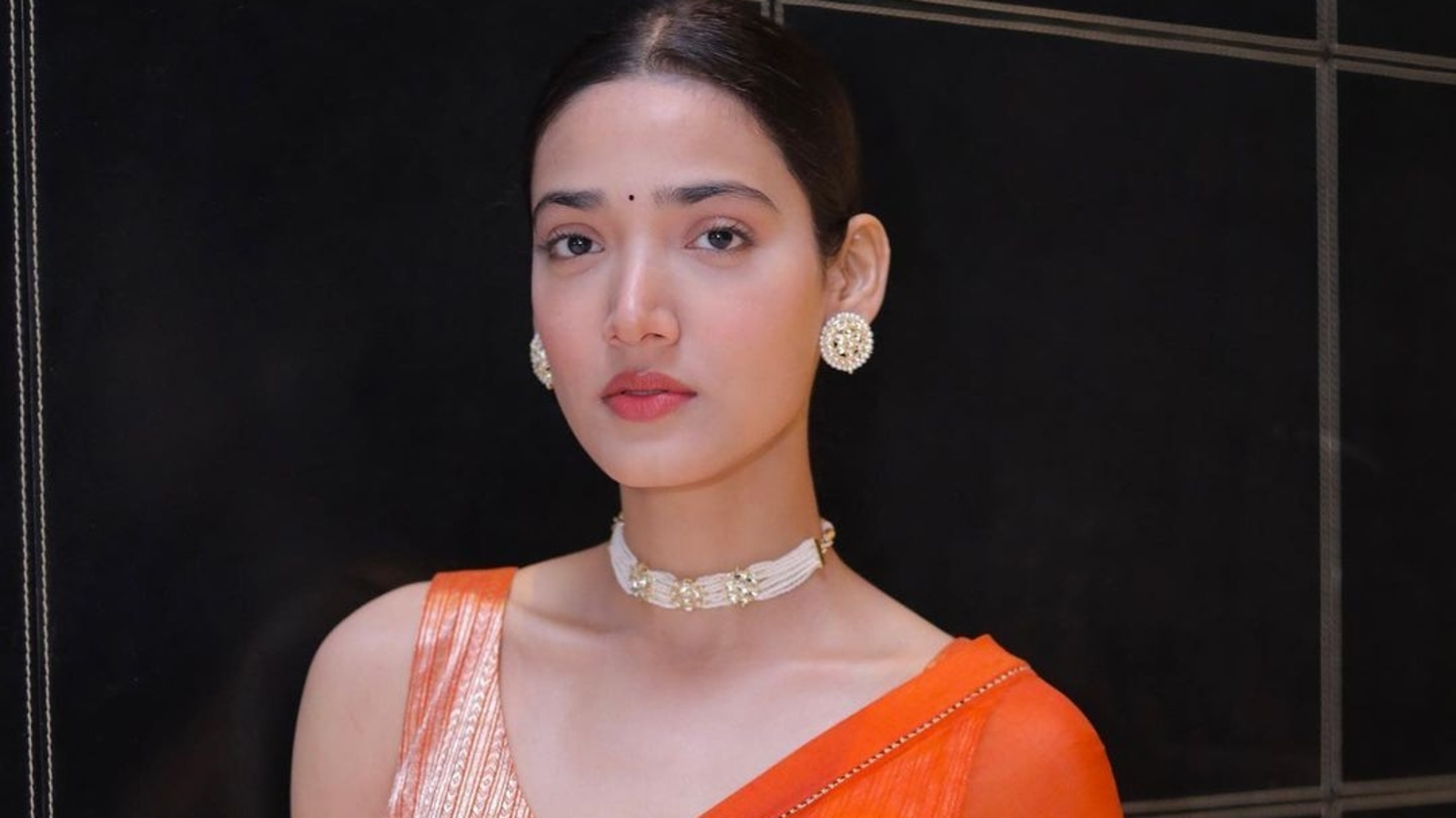 12th Fail Actress Medha Shankr Shows Off Cleavage in Crystal Gown Wows Fans